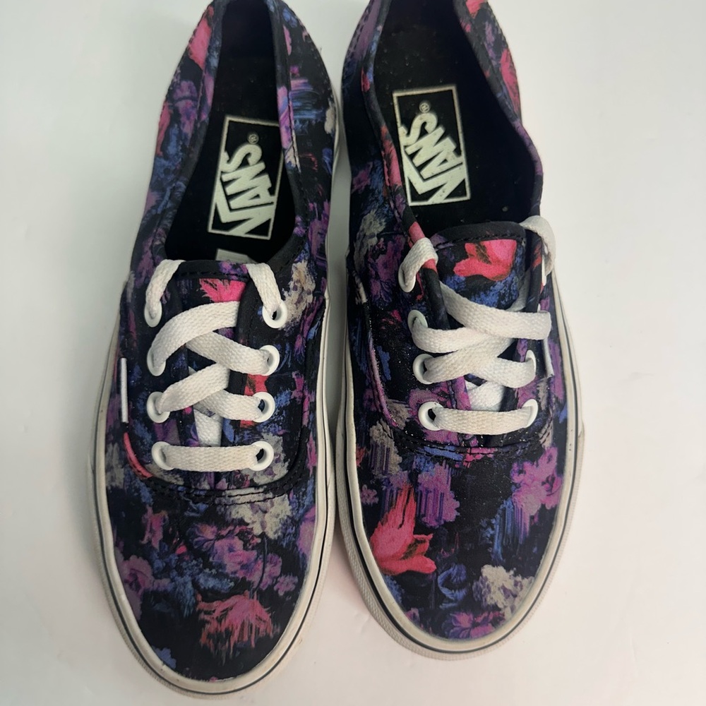 Vans woman’s warped floral skate  Sneakers‎ size 7